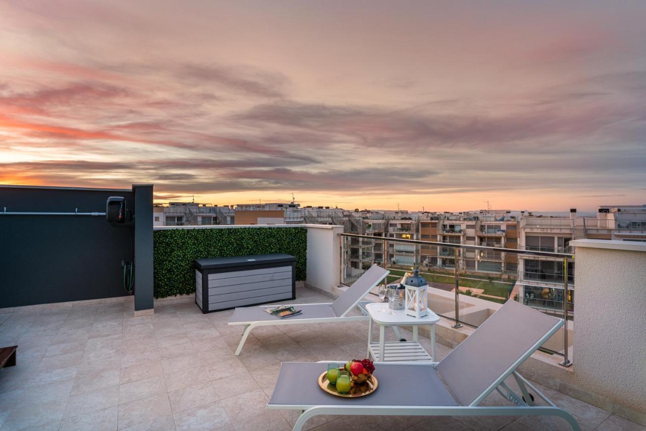 Appartamento La Zenia Cocoon - Luxury Penthouse With Jacuzzi, 2 Pools, Indoor Heated Pool, Sauna, Gym, Playstation Dehesa de Campoamor  Esterno foto