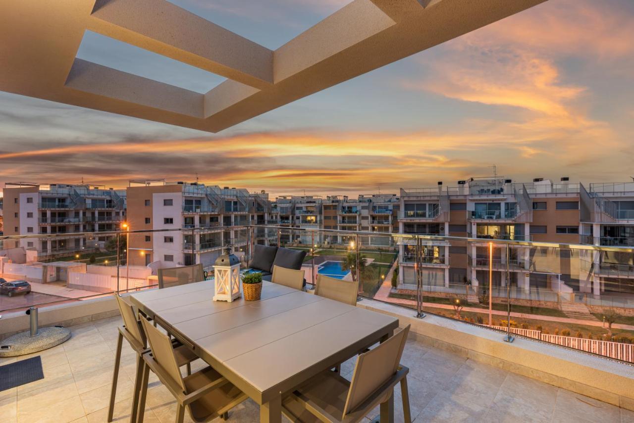 Appartamento La Zenia Cocoon - Luxury Penthouse With Jacuzzi, 2 Pools, Indoor Heated Pool, Sauna, Gym, Playstation Dehesa de Campoamor  Esterno foto