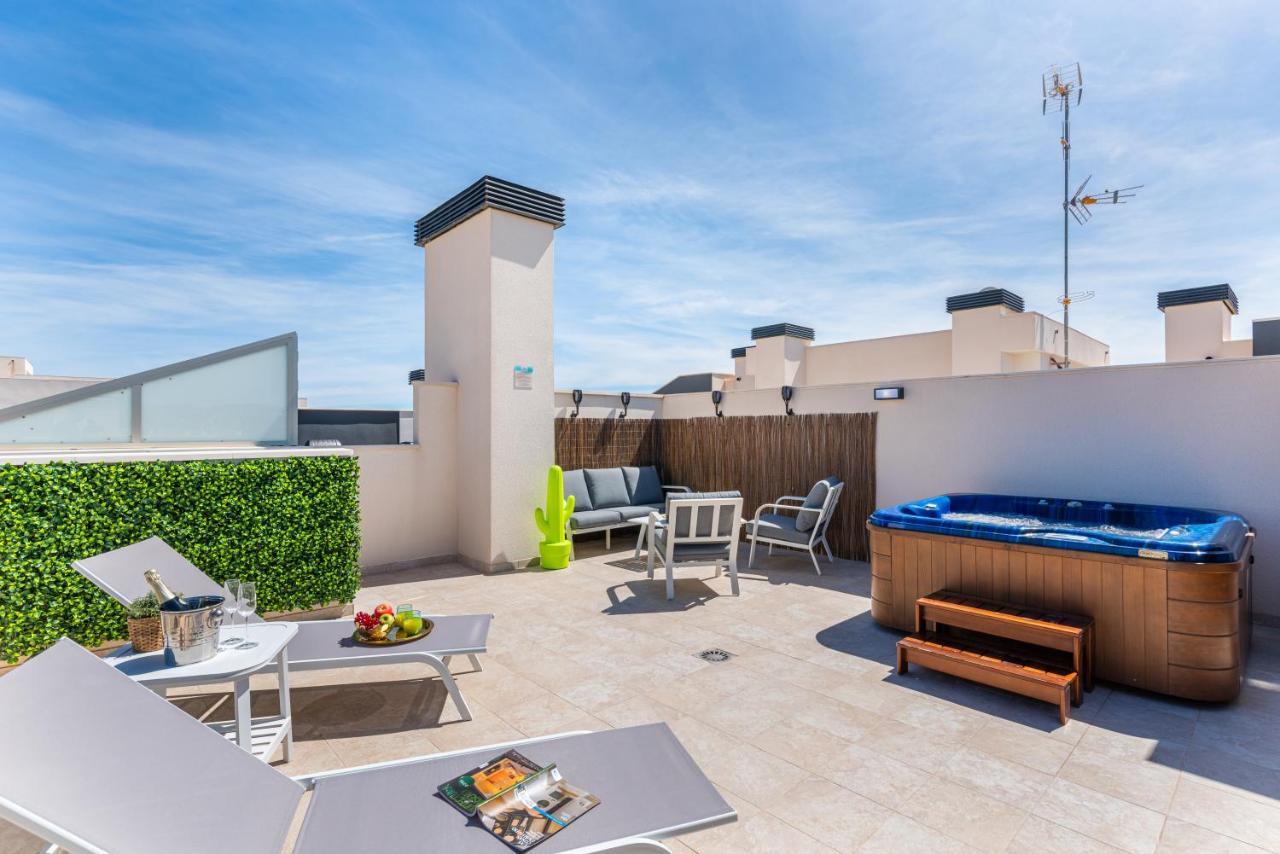 Appartamento La Zenia Cocoon - Luxury Penthouse With Jacuzzi, 2 Pools, Indoor Heated Pool, Sauna, Gym, Playstation Dehesa de Campoamor  Esterno foto