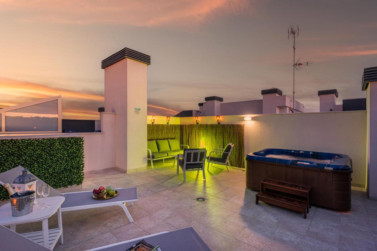 Appartamento La Zenia Cocoon - Luxury Penthouse With Jacuzzi, 2 Pools, Indoor Heated Pool, Sauna, Gym, Playstation Dehesa de Campoamor  Esterno foto